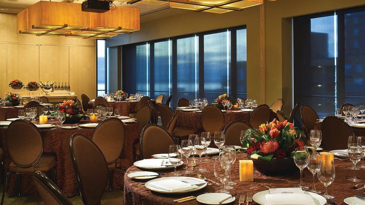 Four Seasons Hotel Seattle Exterior photo